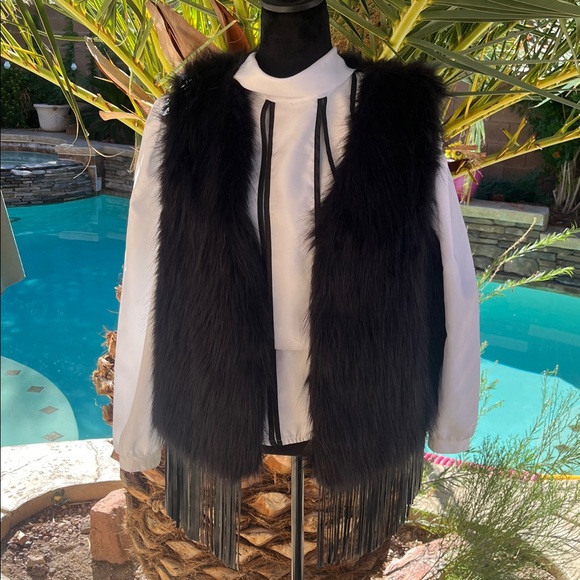 Vintage Retro White & Black Blouse - Picture 3 of 8